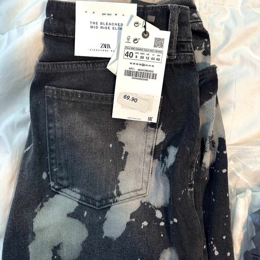 ZARA BLEACHED MID RISE SLIM FIT JEANS: OUT OF STOCK ON SITE